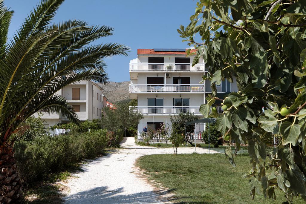 Studio Apartments M&N Trogir Exterior foto